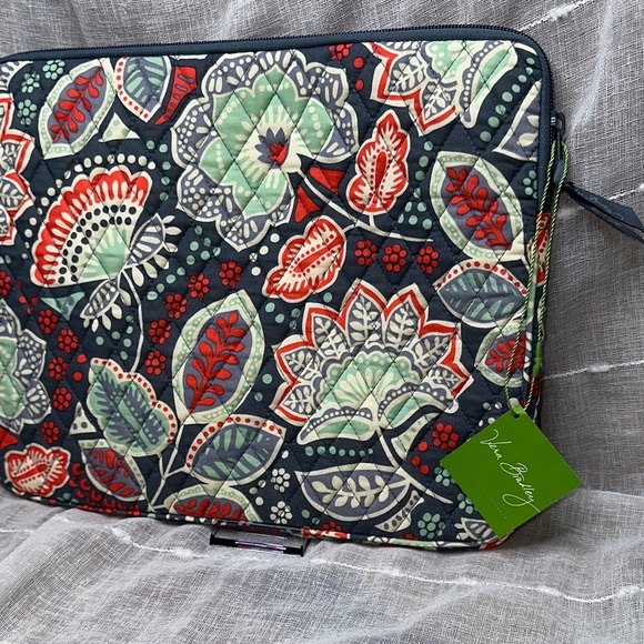 Vera Bradley Nomadic Floral Design Quilted Padded Laptop Sleeve Travel Case NWT - Picture 2 of 15